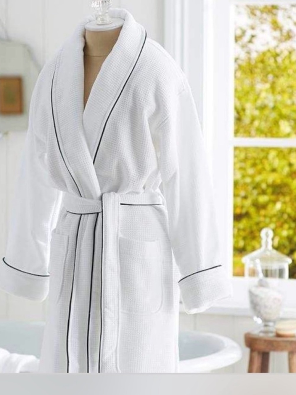 Pottery Barn Hotel Piping Trimmed Robe - Picture 2 of 7
